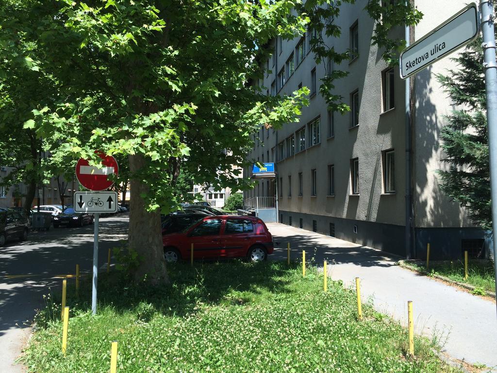 Simple Accommodation Vodmat Ljubljana Bagian luar foto